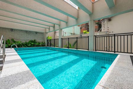 Apartamento à venda com 226m², 3 quartos e 4 vagas Apartamento à venda com 226m², 3 quartos e 4 vagasPiscina