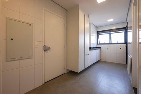 Apartamento à venda com 226m², 3 quartos e 4 vagas Apartamento à venda com 226m², 3 quartos e 4 vagasÁrea de Serviço
