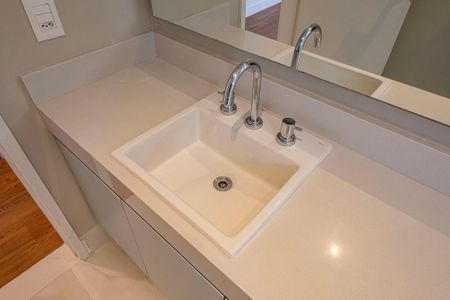 Apartamento à venda com 226m², 3 quartos e 4 vagas Apartamento à venda com 226m², 3 quartos e 4 vagasSuíte 2 - Banheiro