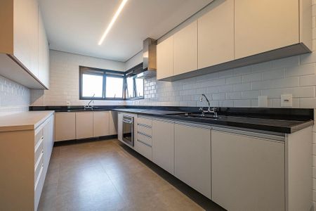 Apartamento à venda com 226m², 3 quartos e 4 vagas Apartamento à venda com 226m², 3 quartos e 4 vagasCozinha