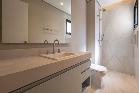 Apartamento à venda com 226m², 3 quartos e 4 vagas Apartamento à venda com 226m², 3 quartos e 4 vagasSuíte 2 - Banheiro