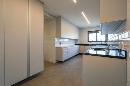 Apartamento à venda com 226m², 3 quartos e 4 vagas Apartamento à venda com 226m², 3 quartos e 4 vagasCozinha