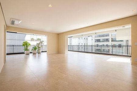 Apartamento à venda com 226m², 3 quartos e 4 vagas Apartamento à venda com 226m², 3 quartos e 4 vagasSala