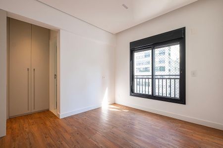 Apartamento à venda com 226m², 3 quartos e 4 vagas Apartamento à venda com 226m², 3 quartos e 4 vagasSuíte 2