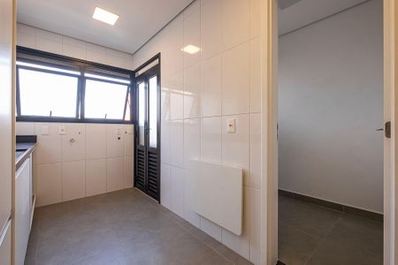 Apartamento à venda com 226m², 3 quartos e 4 vagas Apartamento à venda com 226m², 3 quartos e 4 vagasÁrea de Serviço