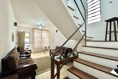 Casa à venda com 200m², 4 quartos e 2 vagasSala