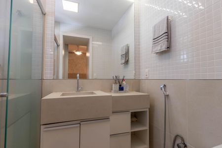 Apartamento à venda com 62m², 2 quartos e 2 vagasBanheiro da Suíte 1