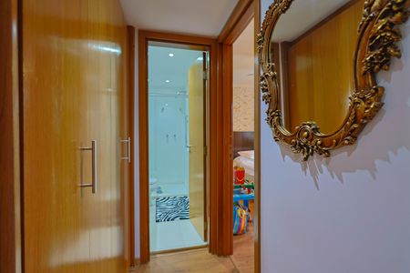 Apartamento à venda com 168m², 4 quartos e 3 vagasCorredor