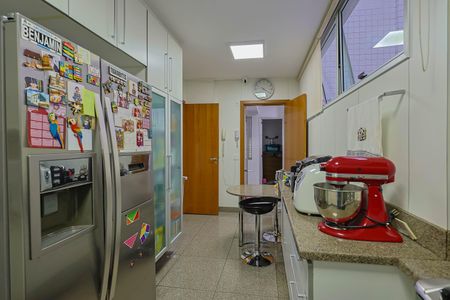 Apartamento à venda com 168m², 4 quartos e 3 vagasCozinha
