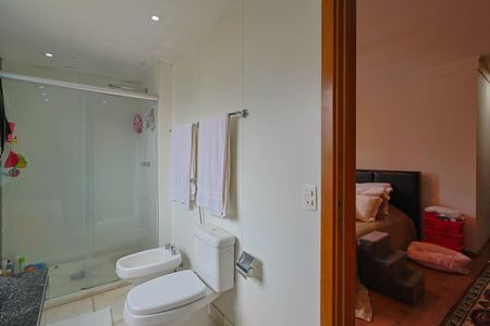 Apartamento à venda com 168m², 4 quartos e 3 vagasBanheiro da Suíte 2