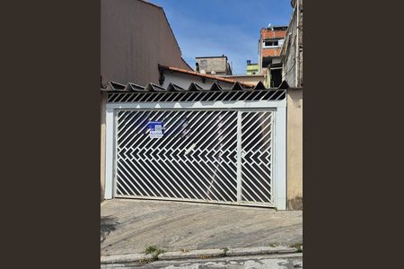 Casa à venda com 140m², 2 quartos e 2 vagas Casa à venda com 140m², 2 quartos e 2 vagasFachada
