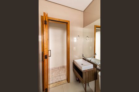 Casa à venda com 140m², 2 quartos e 2 vagas Casa à venda com 140m², 2 quartos e 2 vagasBanheiro