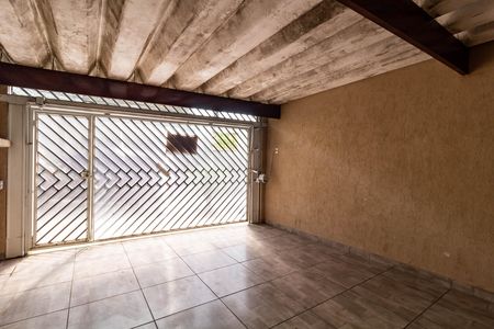 Casa à venda com 140m², 2 quartos e 2 vagas Casa à venda com 140m², 2 quartos e 2 vagasGaragem