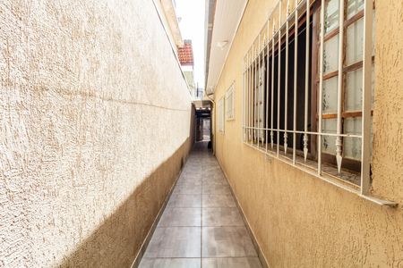Casa à venda com 140m², 2 quartos e 2 vagas Casa à venda com 140m², 2 quartos e 2 vagasCorredor