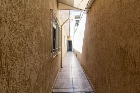 Casa à venda com 140m², 2 quartos e 2 vagas Casa à venda com 140m², 2 quartos e 2 vagasCorredor