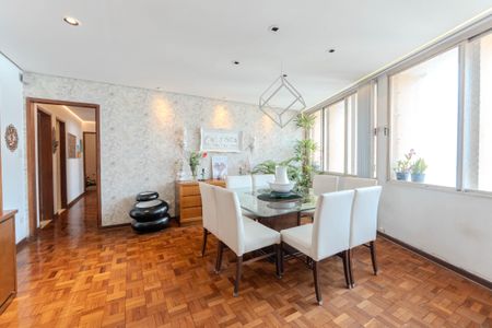 Apartamento à venda com 160m², 3 quartos e sem vaga Apartamento à venda com 160m², 3 quartos e sem vagaSala