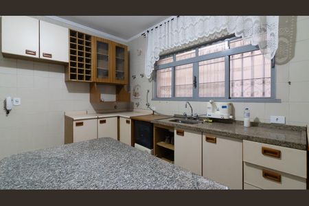 Casa à venda com 120m², 3 quartos e 4 vagas Casa à venda com 120m², 3 quartos e 4 vagasCozinha