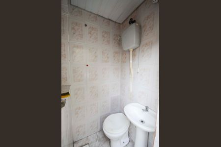 Casa para alugar com 250m², 2 quartos e sem vaga Casa para alugar com 250m², 2 quartos e sem vagaBanheiro de Serviço