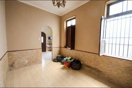 Casa para alugar com 250m², 2 quartos e sem vaga Casa para alugar com 250m², 2 quartos e sem vagaSala