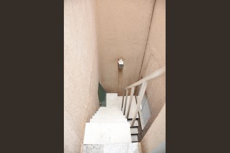 Casa à venda com 149m², 3 quartos e 2 vagas Casa à venda com 149m², 3 quartos e 2 vagasEscada Escritório