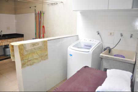 Casa à venda com 149m², 3 quartos e 2 vagas Casa à venda com 149m², 3 quartos e 2 vagasÁrea de Serviço