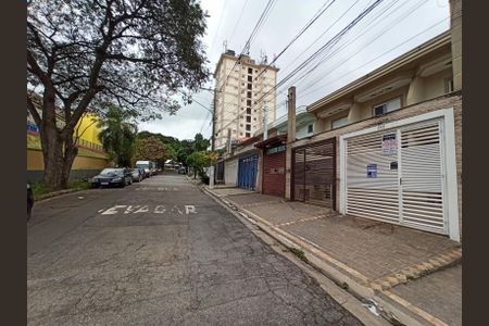 Casa à venda com 149m², 3 quartos e 2 vagas Casa à venda com 149m², 3 quartos e 2 vagasFachada