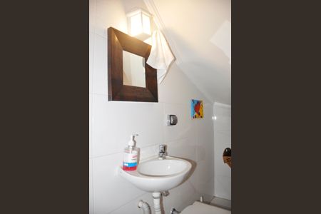 Casa à venda com 149m², 3 quartos e 2 vagas Casa à venda com 149m², 3 quartos e 2 vagasLavabo