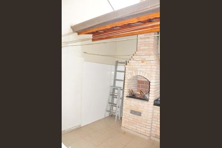 Casa à venda com 149m², 3 quartos e 2 vagas Casa à venda com 149m², 3 quartos e 2 vagasQuintal com Churrasqueira