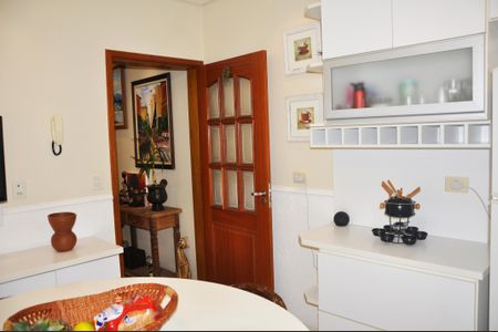 Casa à venda com 149m², 3 quartos e 2 vagas Casa à venda com 149m², 3 quartos e 2 vagasCozinha