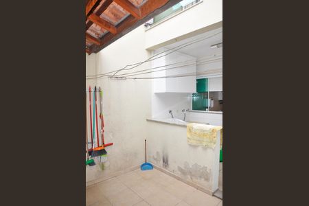 Casa à venda com 149m², 3 quartos e 2 vagas Casa à venda com 149m², 3 quartos e 2 vagasQuintal com Churrasqueira