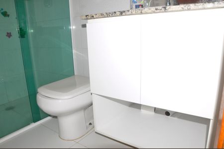 Casa à venda com 149m², 3 quartos e 2 vagas Casa à venda com 149m², 3 quartos e 2 vagasBanheiro Social