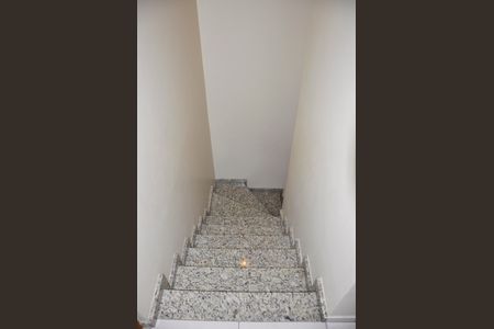 Casa à venda com 149m², 3 quartos e 2 vagas Casa à venda com 149m², 3 quartos e 2 vagasEscada dos Quartos