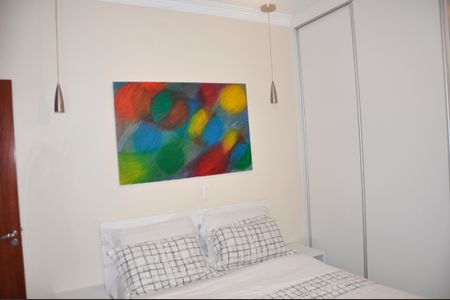 Casa à venda com 149m², 3 quartos e 2 vagas Casa à venda com 149m², 3 quartos e 2 vagasSuíte