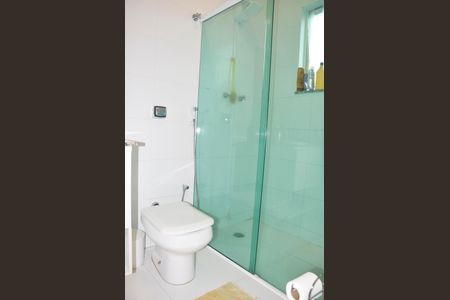 Casa à venda com 149m², 3 quartos e 2 vagas Casa à venda com 149m², 3 quartos e 2 vagasBanheiro da Suíte