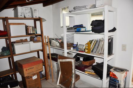 Casa à venda com 149m², 3 quartos e 2 vagas Casa à venda com 149m², 3 quartos e 2 vagasDepósito