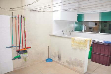 Casa à venda com 149m², 3 quartos e 2 vagas Casa à venda com 149m², 3 quartos e 2 vagasQuintal com Churrasqueira