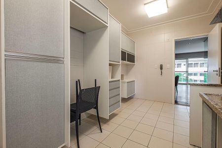 Apartamento à venda com 155m², 2 quartos e 2 vagasCozinha