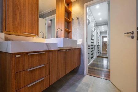 Apartamento à venda com 155m², 2 quartos e 2 vagasSuíte - Banheiro