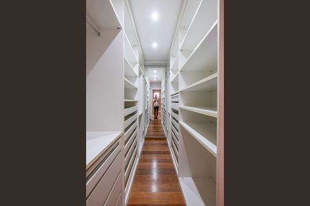 Apartamento à venda com 155m², 2 quartos e 2 vagasSuíte - Closet