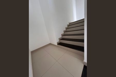 Apartamento à venda com 180m², 3 quartos e 2 vagasEscada