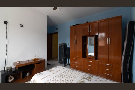 Casa à venda com 160m², 4 quartos e 3 vagasSuíte 2