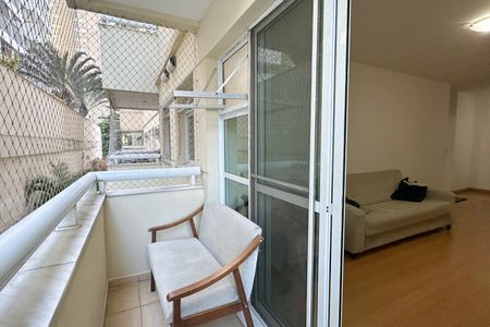 Apartamento à venda com 75m², 2 quartos e 1 vagaSala