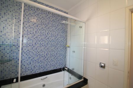 Casa à venda com 145m², 3 quartos e 4 vagas Suite 1 - Banheiro