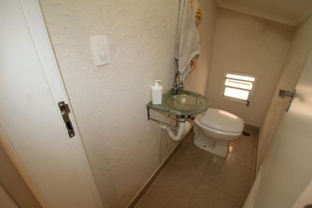 Casa à venda com 145m², 3 quartos e 4 vagasLavabo