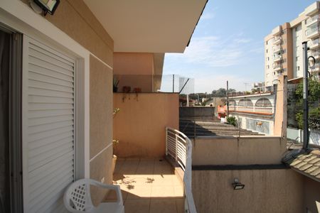 Casa à venda com 145m², 3 quartos e 4 vagasQuarto - Varanda