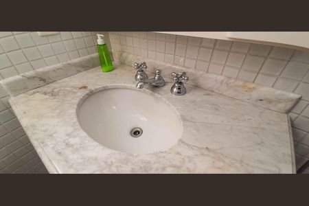 Apartamento à venda com 213m², 5 quartos e 6 vagas Apartamento à venda com 213m², 5 quartos e 6 vagasBanheiro da Suíte 3