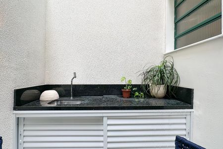 Apartamento à venda com 58m², 1 quarto e sem vagaQuintal