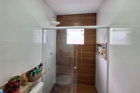 Casa à venda com 225m², 4 quartos e 2 vagas Casa à venda com 225m², 4 quartos e 2 vagasBanheiro Social