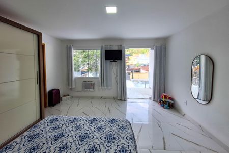 Casa à venda com 225m², 4 quartos e 2 vagas Casa à venda com 225m², 4 quartos e 2 vagasSuíte 1