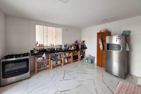 Casa à venda com 225m², 4 quartos e 2 vagas Casa à venda com 225m², 4 quartos e 2 vagasCozinha